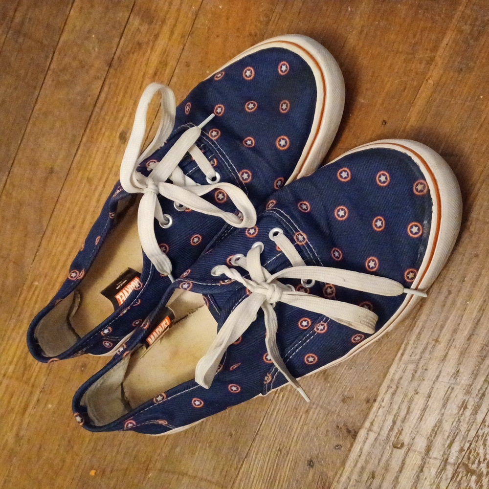 Captain America shoes 9.5 US